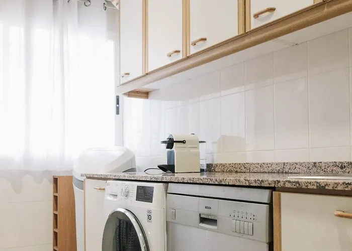Apartamento luminoso cerca del mar y la montaña