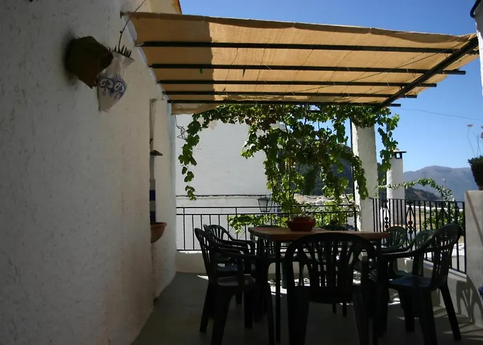Apartamentos y Casas Rurales Las Terrazas de la Alpujarra