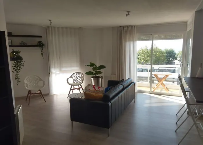 Luxury Apartment Accommodation, Next To Beach & Train Station Calella