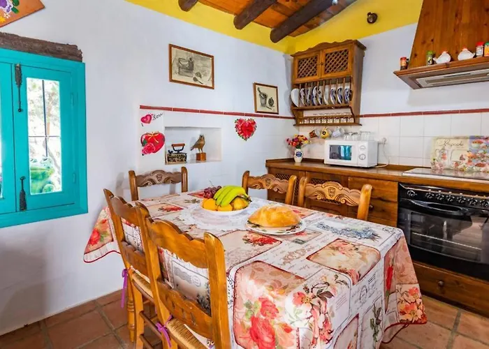 Casa Rosa, con encanto y piscina climatizada