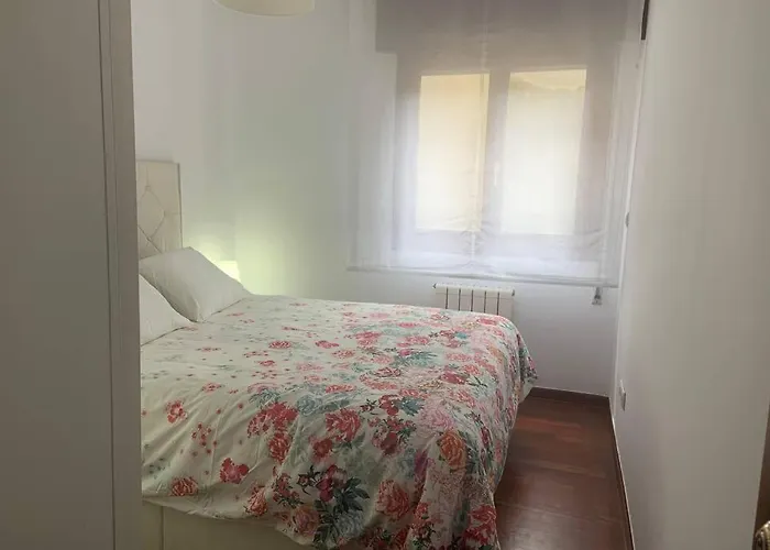 Apartamento en el Paseo de Manuel Noriega, Nº 9, con jardín privado, Wifi, en Comillas