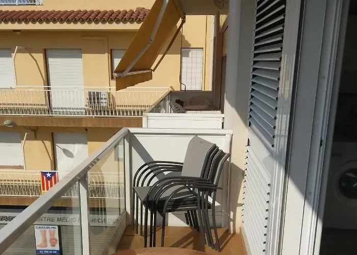 Luxury Apartment Accommodation, Next To Beach & Train Station Calella