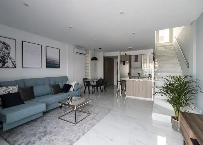 Luxury 3 Bed, 2 Bath Detached Villa, Prime Location, Only 400 Mtrs To The Beach