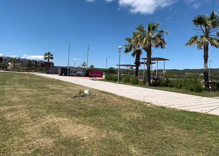 Apartamento para 5 personas frente al mar con piscina y parking