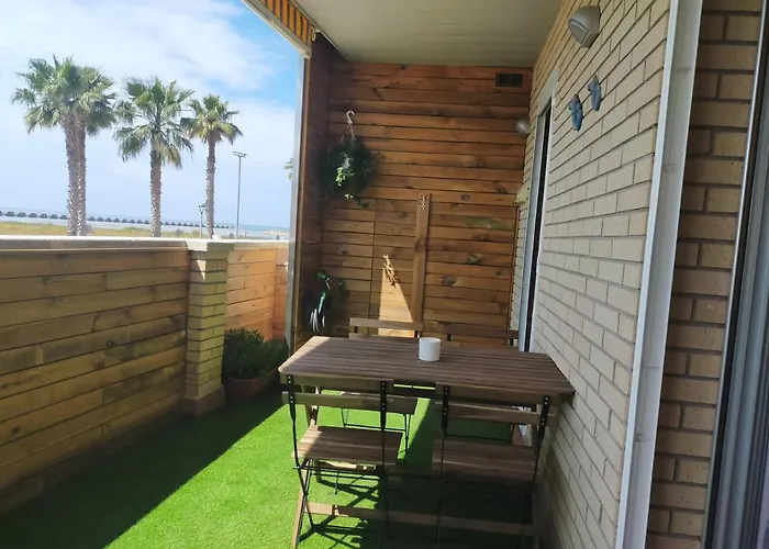 Apartamento para 5 personas frente al mar con piscina y parking