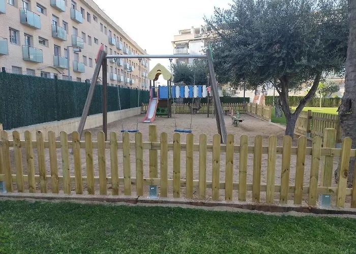 Apartamento para 5 personas frente al mar con piscina y parking