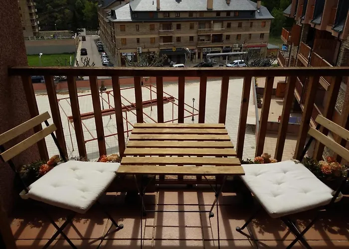 Apartamento dúplex acogedor con piscina en Rialp