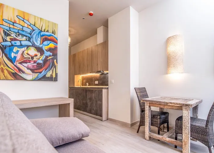 Tarifa Suites By Qhotels