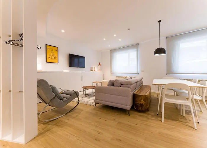 SEIS ALDABAS Apartamentos