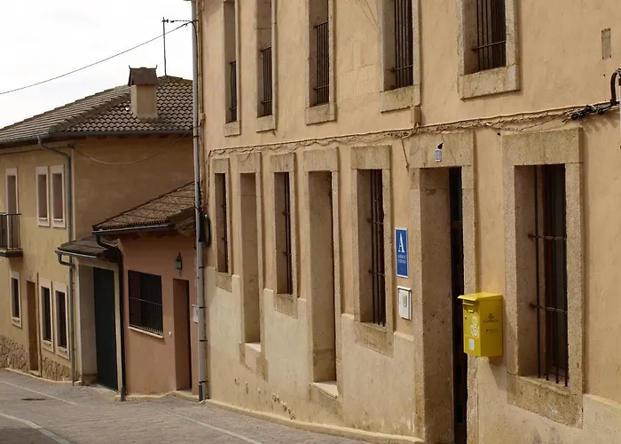 Albergue Fresno de Cantespino - La Tormenta