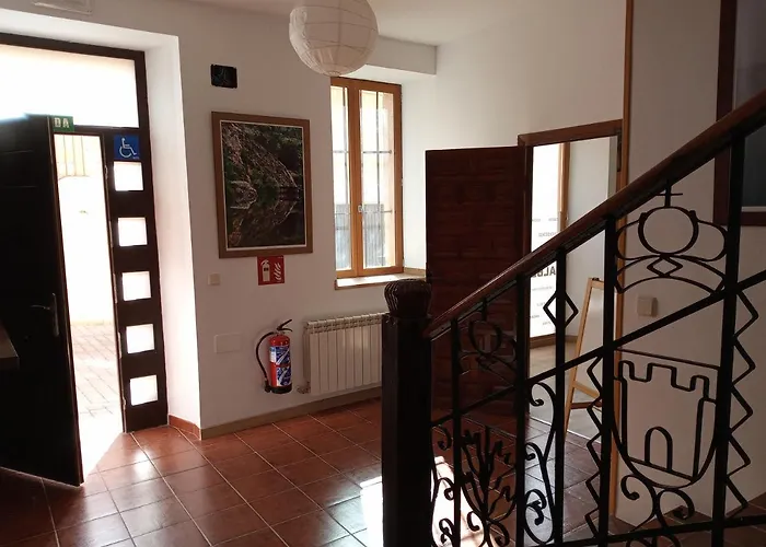 Albergue Fresno de Cantespino - La Tormenta