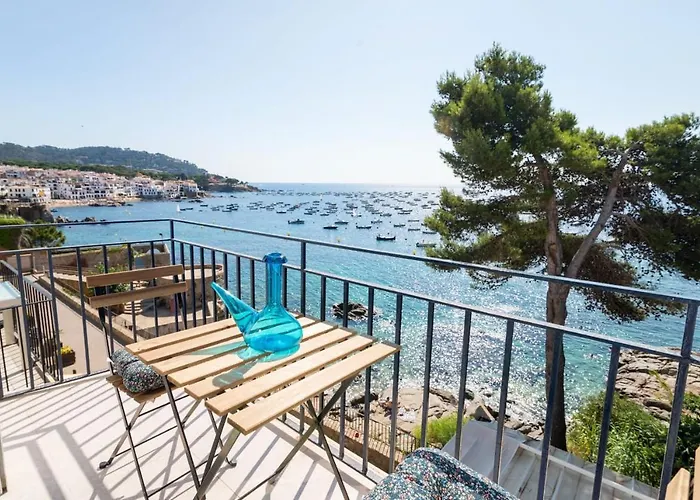 Precioso apartamento en primera línea de mar en Calella de Palafrugell