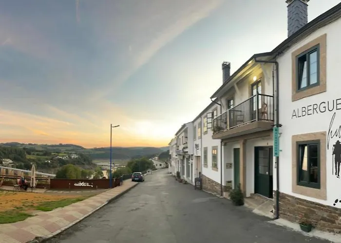 Huellas Albergue-Turístico