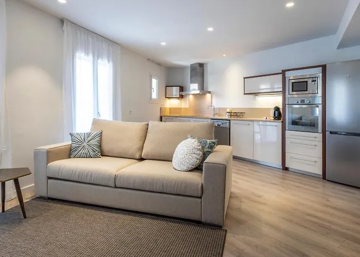 Cliper Apartments By Escampa Hotels