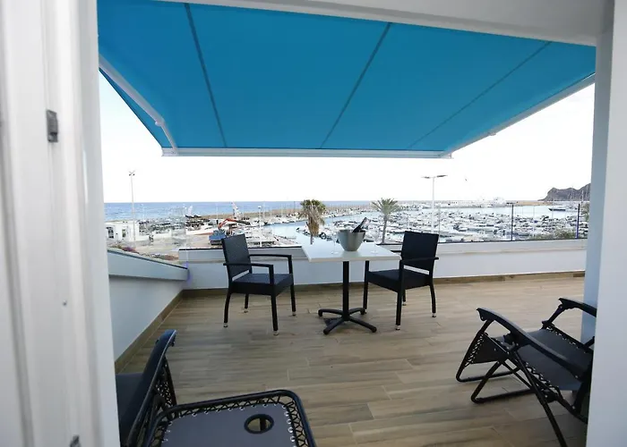 Ocean Lounge