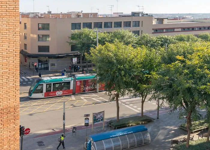 Cadillac Barcelona - Escape Premium - Parking GRATIS -AC - Metro - Aeropuerto -4 Personas