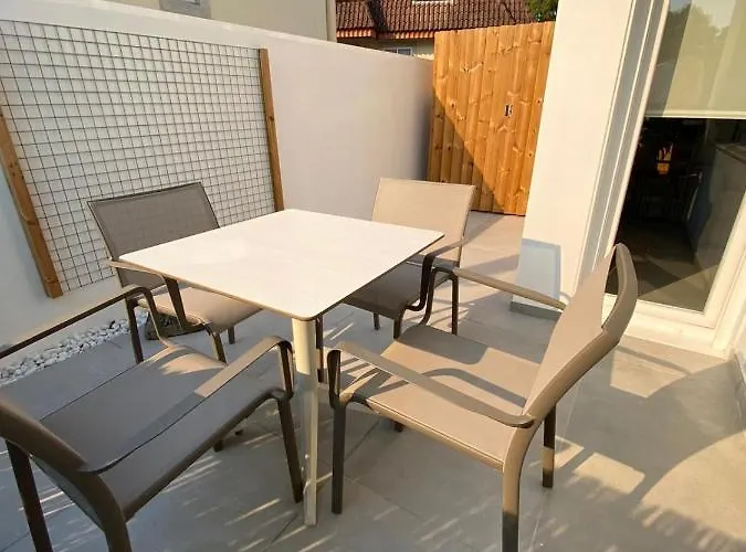 Apartamentos Angelito Playa América A