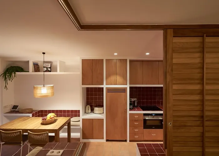 Beachfront Suite In Cadaques Center