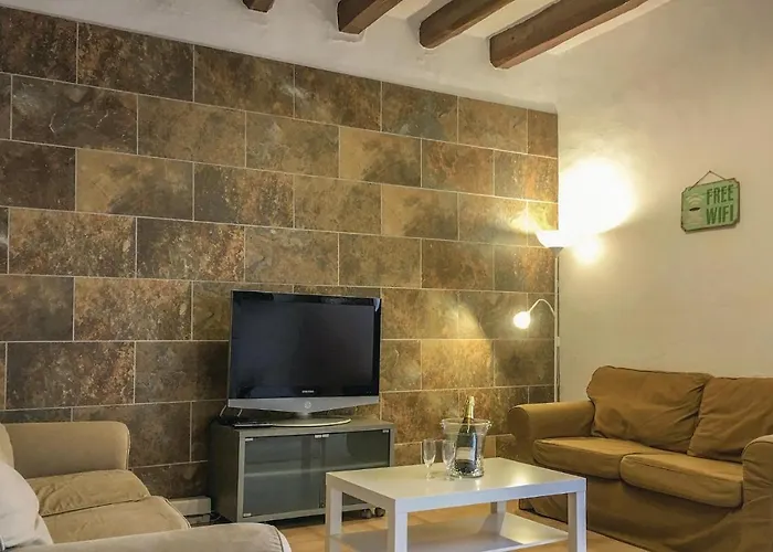 Precioso Apartamento De 3 Habitaciones En Pineda De Mar