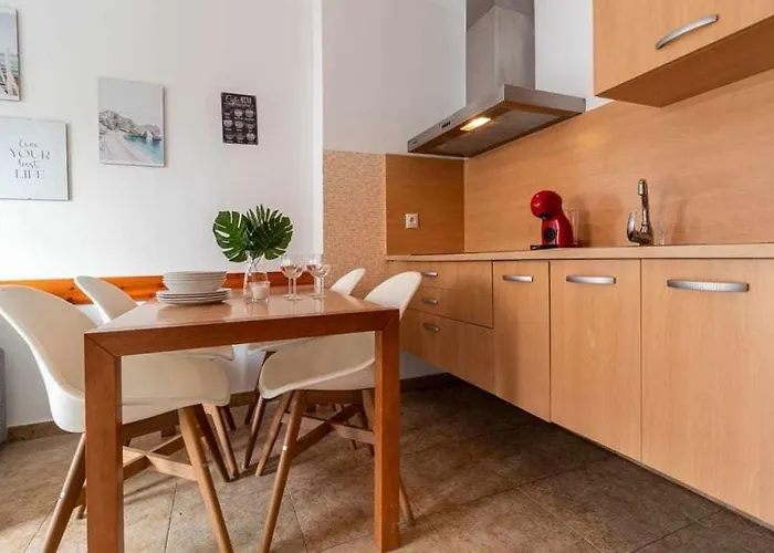 Apartamento 303 junto a la playa piscina y parking