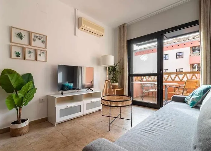 Apartamento 303 junto a la playa piscina y parking