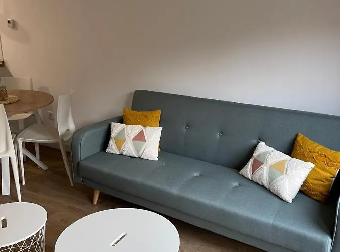 Estrada Suites