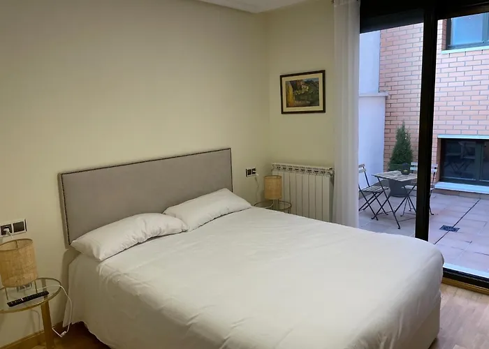 Vivienda turística Las Cigüeñas con parking