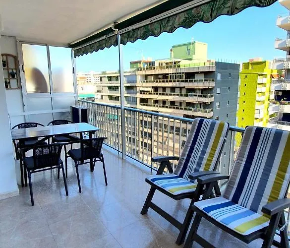 Piso familiar con amplia terraza 300m de la playa