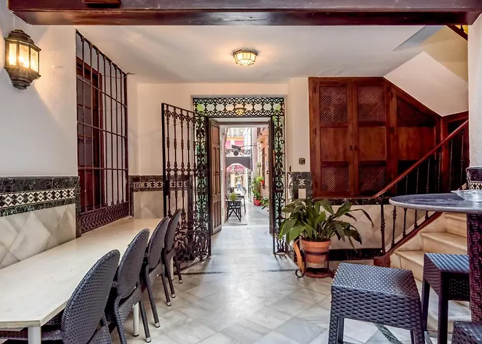 Feel Hostels City Center