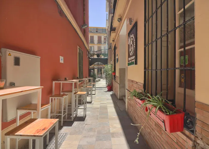 Feel Hostels City Center