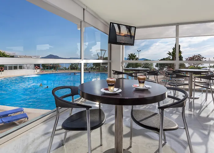 Hotel Izan Cavanna