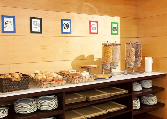 Holiday Inn Express Molins De Rei By Ihg