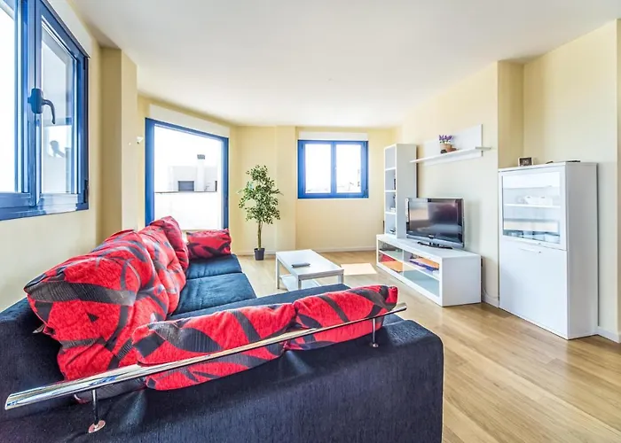 3 Bedroom Stunning Apartment In Torreblanca