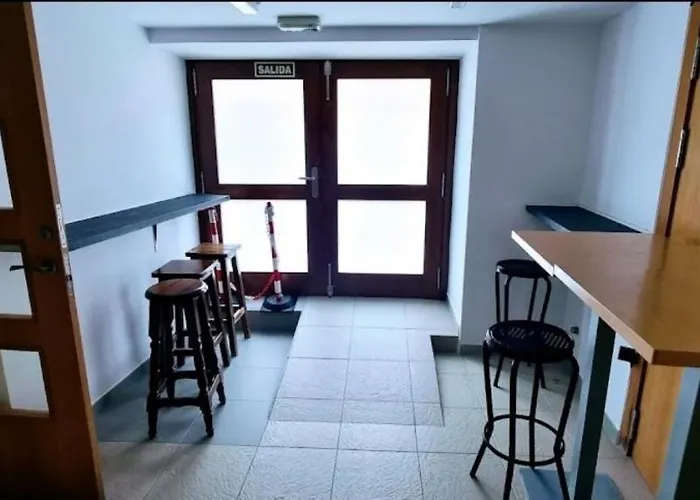 Albergue Casa Mariela -- Pool - additional cost -- solo peregrinos