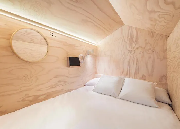 Colo Colo Hostel - Single Private Beds