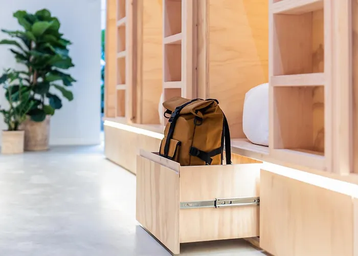 Colo Colo Hostel - Single Private Beds
