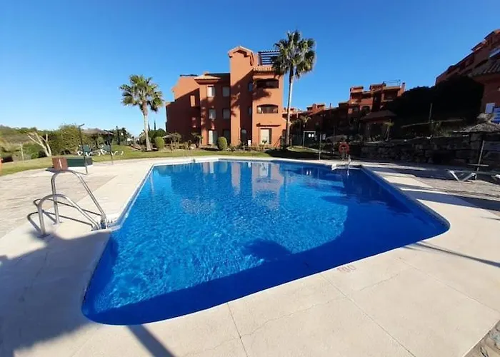 Apartamento espacioso con seis piscinas muy tranquilo y jardines cercano a la playa