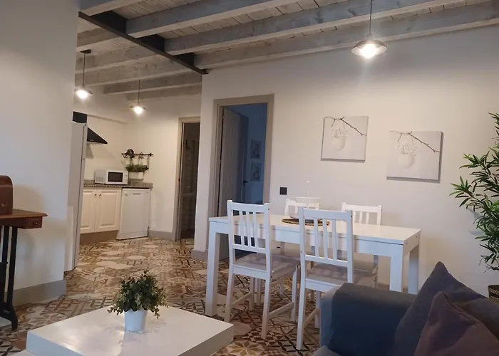 Apartamentos El Llanin
