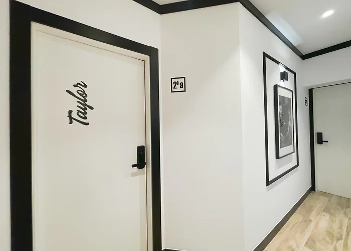 Apartamentos MK77 León - Lancia
