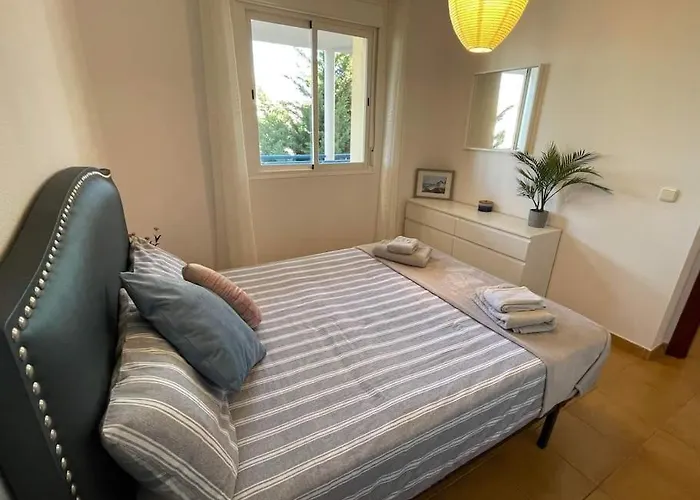 South Facing 1 Bed Apartment, Near Beach