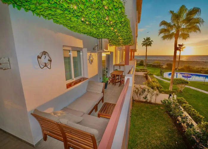 Apartasuites Royal Zahara, Máximo confort con vistas al mar