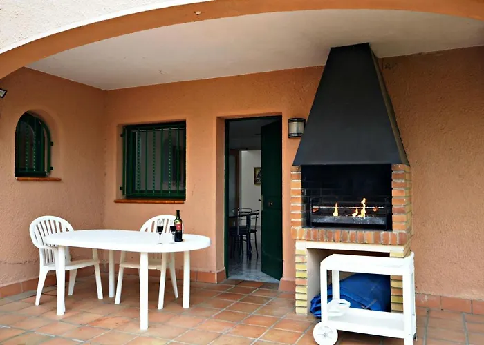 Maison Piscine Wifi Clim, 4 Chbres, 10 Pers, BBQ, Piano, Près Plage et Parc Naturel