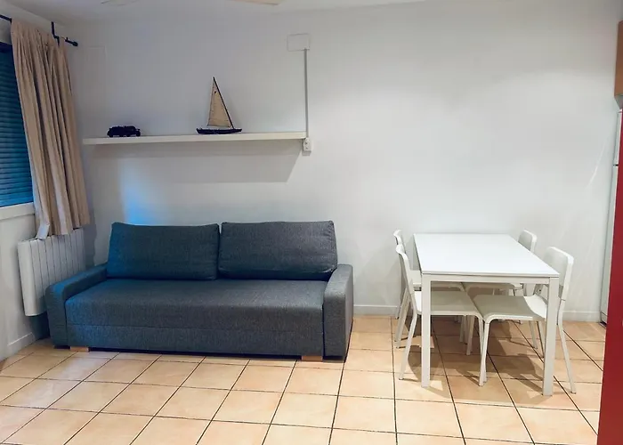 Céntrico apartamento a 150 metros de la playa. Parking*