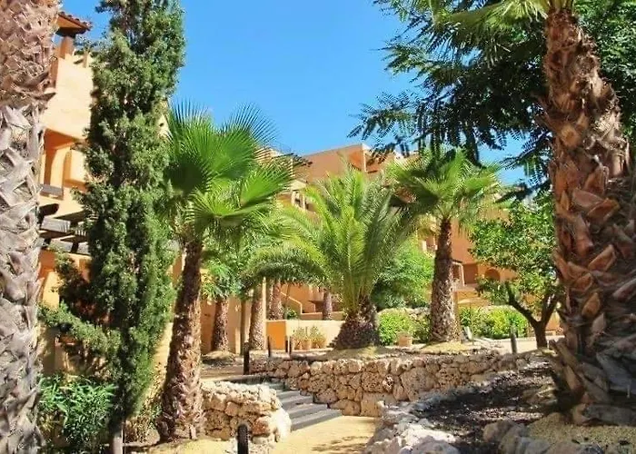 Luxury Large 2 Bedroom Apartment 10 Min Walk To Villamartin Plaza