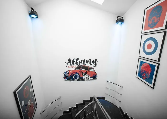 Hostal Albany