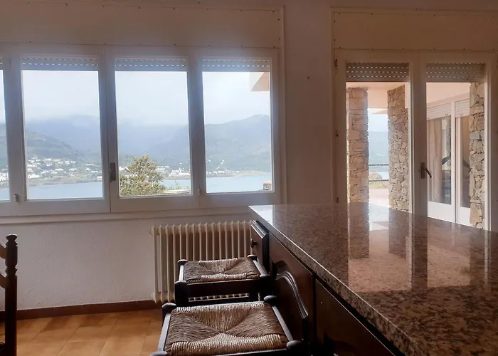 Tramuntana, casa amb bones vistes a mar, T