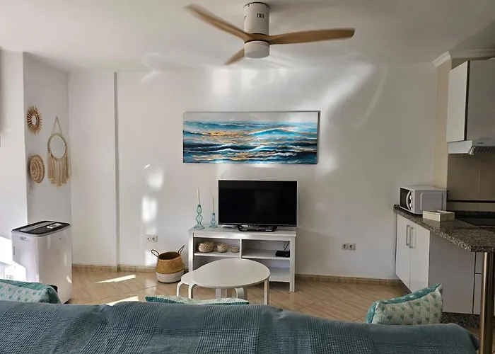 Estudio luminoso junto a la playa