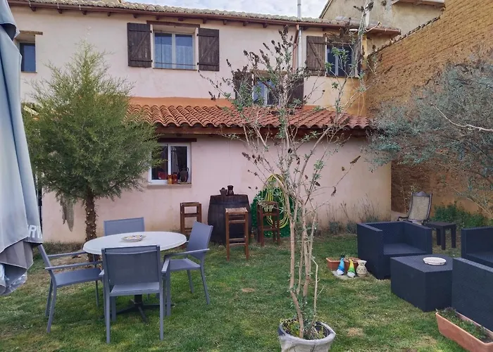 Las Hadas Albergue -solo para Peregrinos - Vegano -Bar