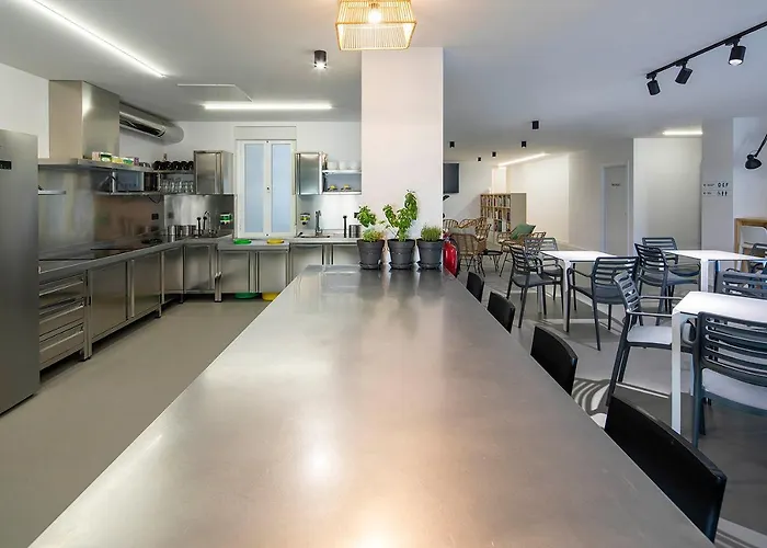 Bulezen Urban Hostel