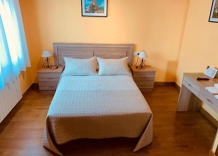 Hostal La Serna